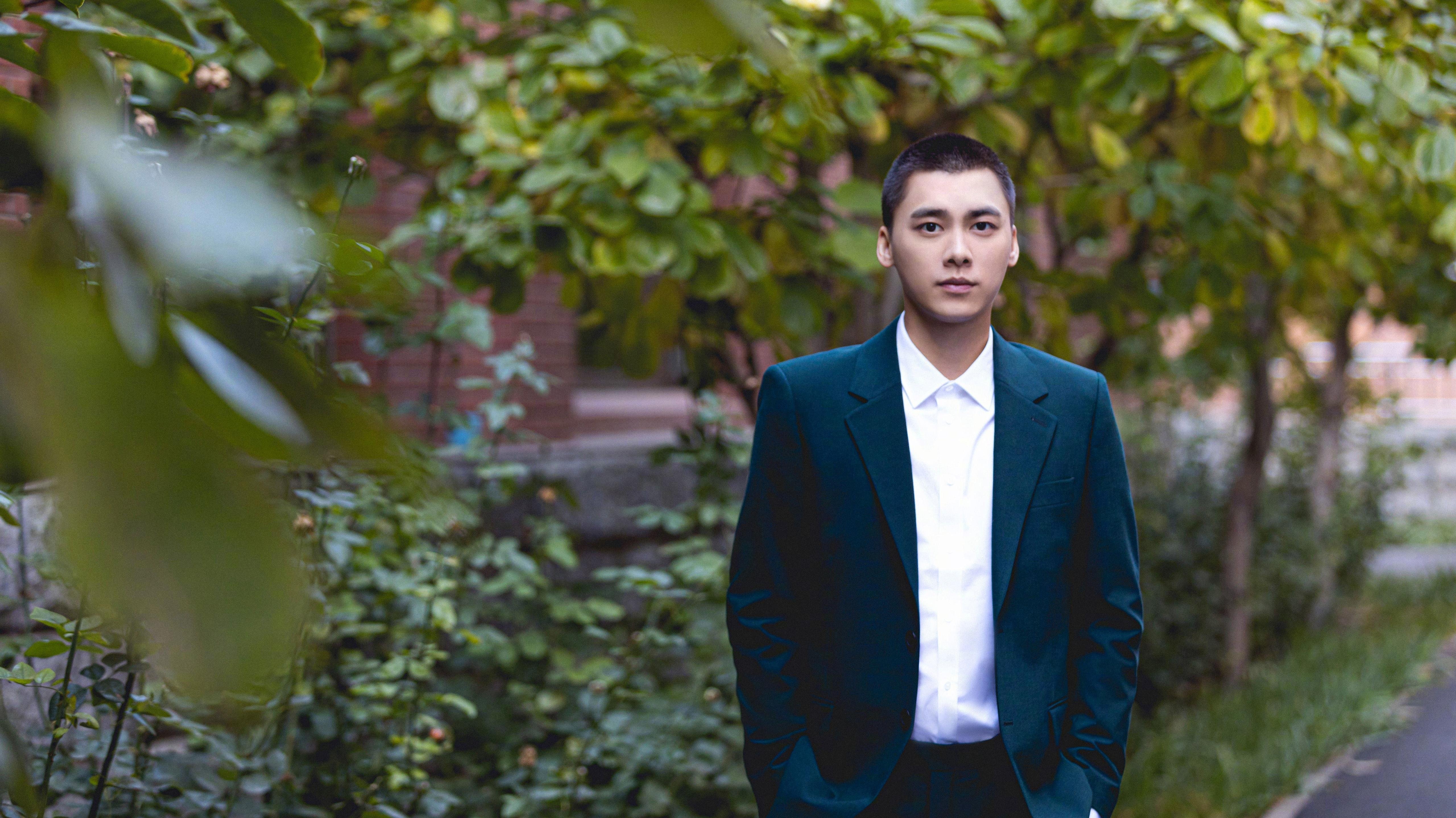 哈登不在场上，却成为最致命的胜负手，雄鹿用开拓者的战术击溃开拓者